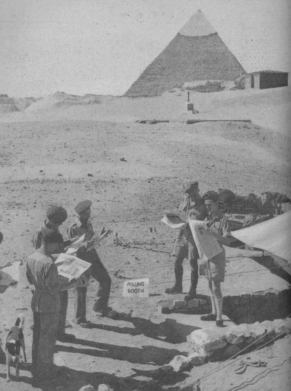 تخدم في الشرق الأوسط ، 1945 بواسطة غير معروف