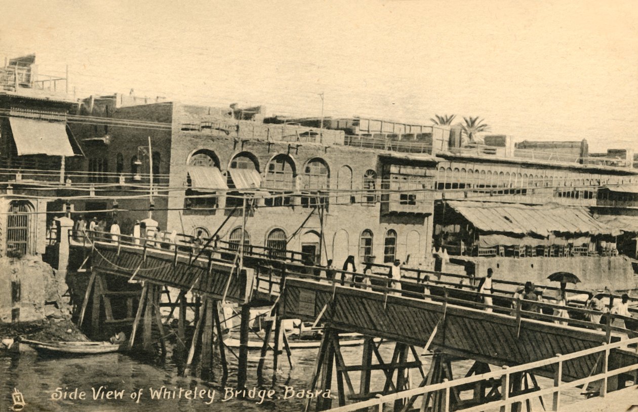 منظر جانبي لجسر وايتلي ، البصرة ، c1918-c1939. بواسطة غير معروف
