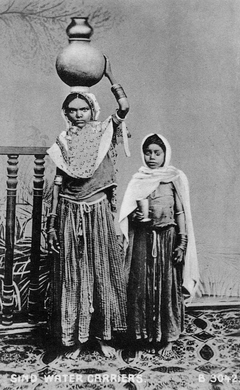 ناقلات المياه في السند ، الهند ، 1917 بواسطة غير معروف