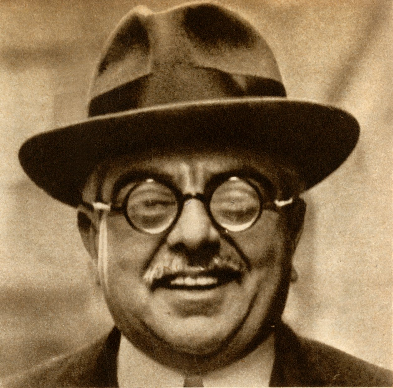 السير سلطان محمد شاه ، الآغا خان الثالث ، 1930 ، 1933. بواسطة غير معروف