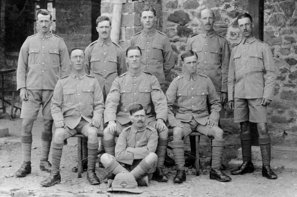 جنود من فوج شرق ساري الخامس ، شاكراتا ، الهند ، 1917 بواسطة غير معروف