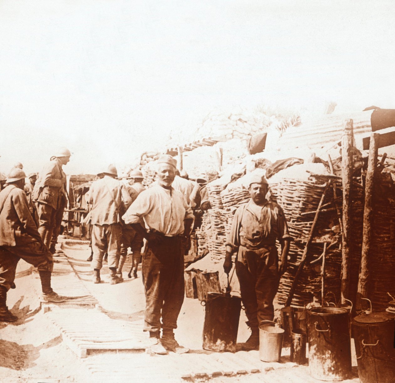 جنود في الخنادق ، بلجيكا ، c1914-c1918 بواسطة غير معروف