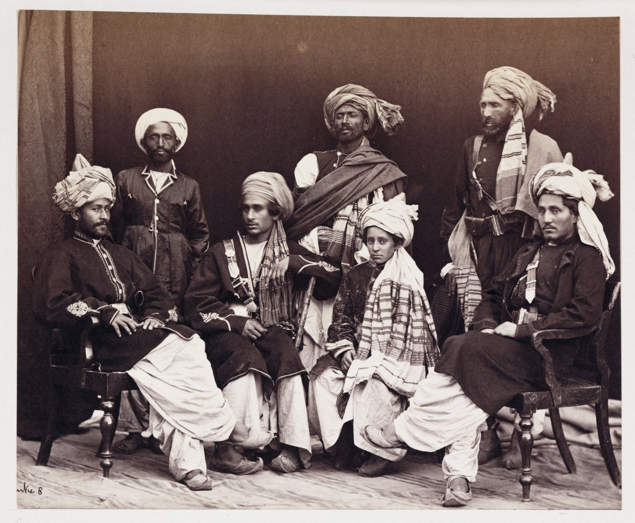 أبناء نوروز خان مع الحاضرين ، 1878 بواسطة غير معروف