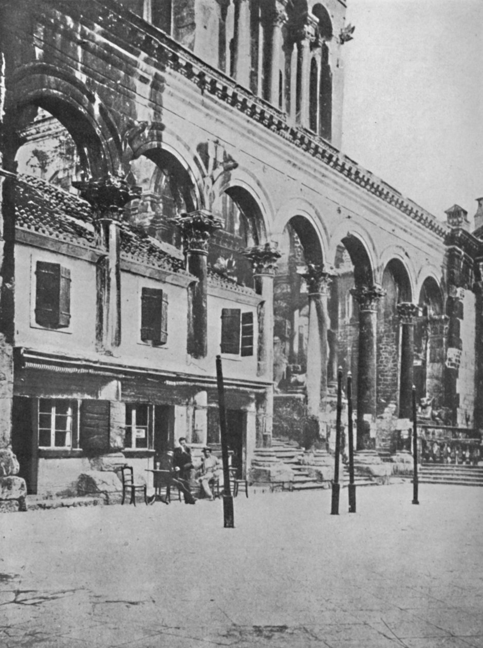 انقسام - Peristyle ، 1913 بواسطة غير معروف