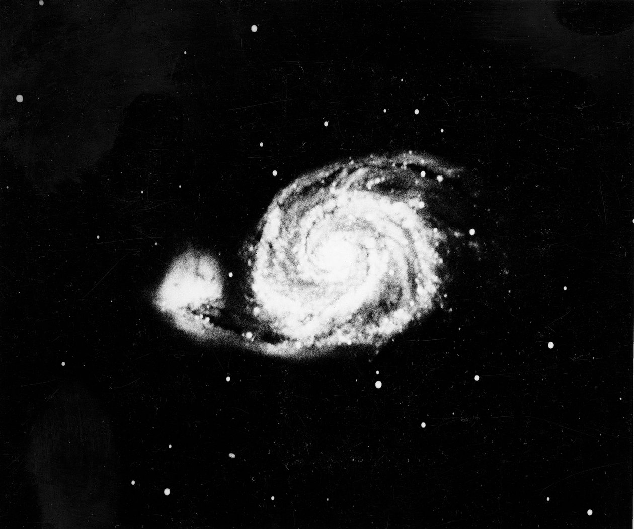 المجرة الحلزونية M 51 في Canes Venatici ، 1910 بواسطة غير معروف