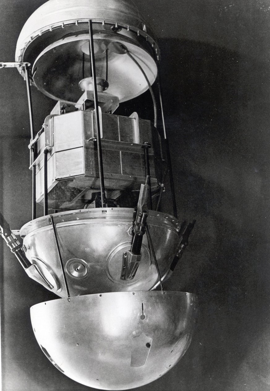 سبوتنيك 1 ، القمر الصناعي الروسي ، 1957 بواسطة غير معروف