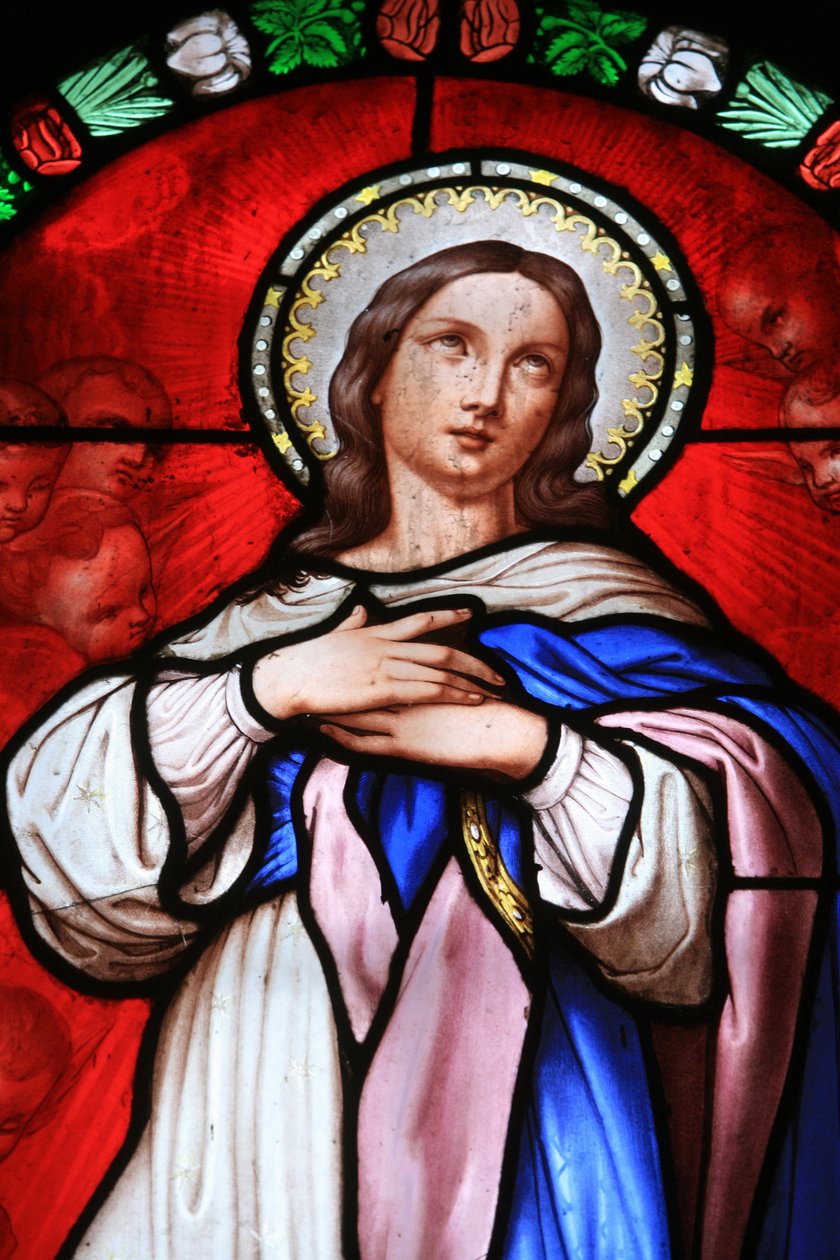 نافذة زجاج ملون: Virgin Mary Beaune France بواسطة غير معروف