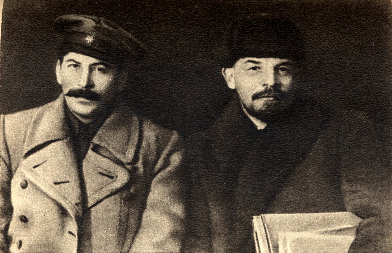 ستالين ولينين ، القادة الثوريون البلشفيون الروس ، موسكو ، روسيا ، 1919 بواسطة غير معروف