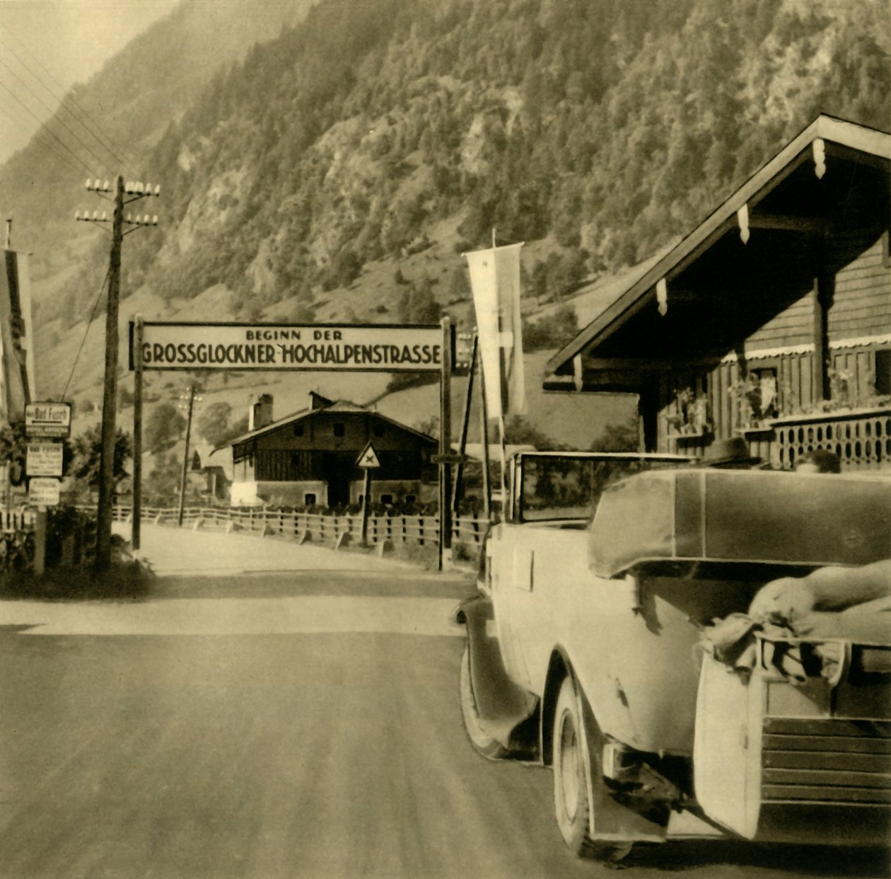 بداية طريق Grossglockner High Alpine ، Fusch an der Großglocknerstraße ، النمسا ، c1935. بواسطة غير معروف