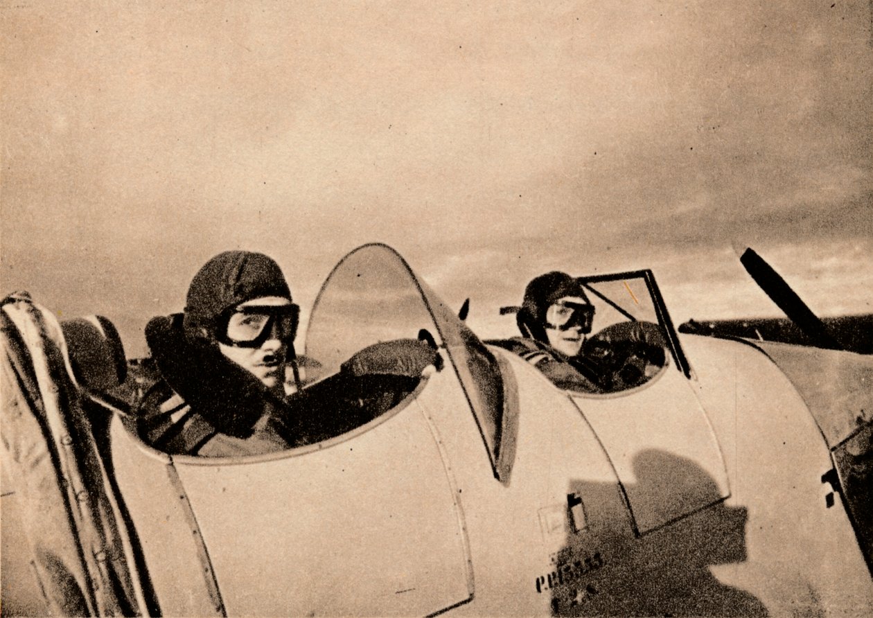 البدء في رحلة تعليمية في Miles Magister. التلميذ في قمرة القيادة الخلفية ، 1940 بواسطة غير معروف