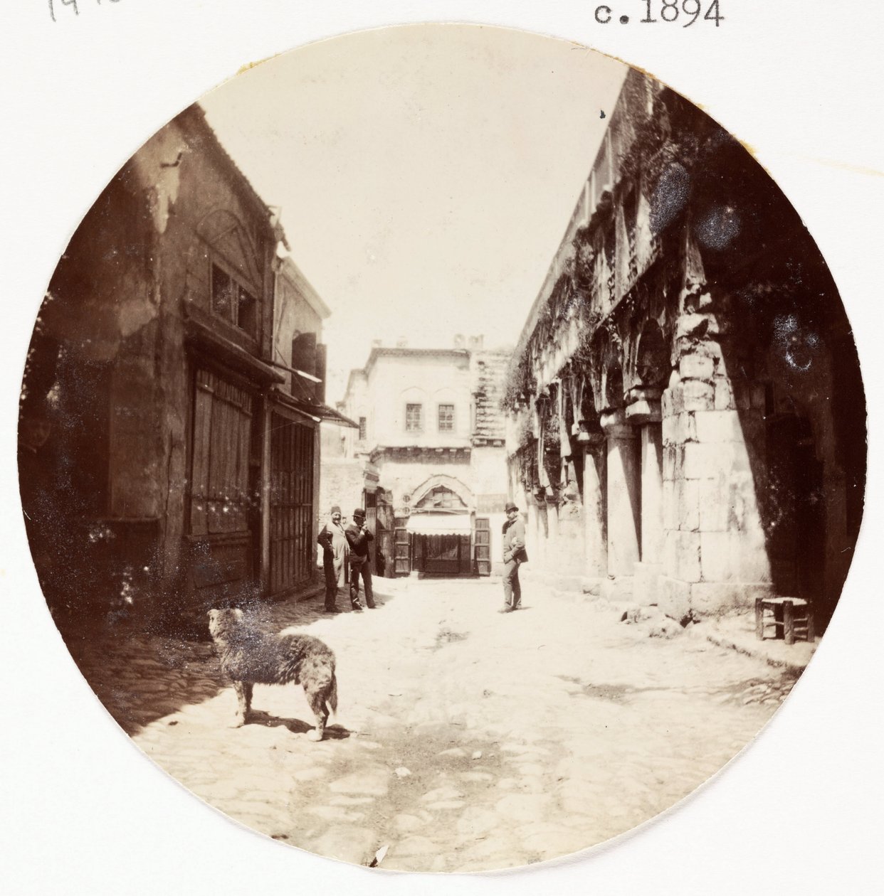 "مشهد الشارع" ، العدد 1894 بواسطة غير معروف