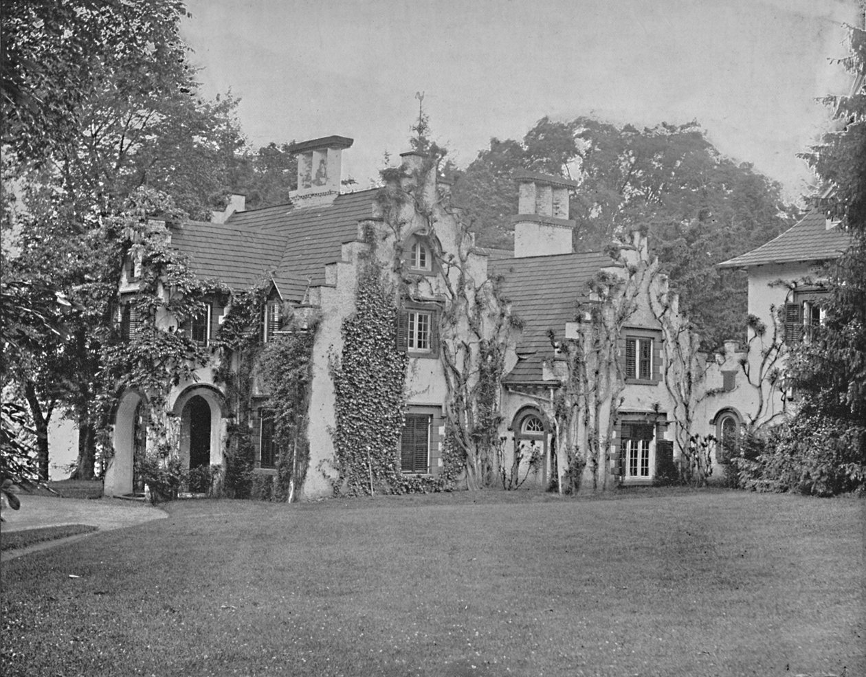 Sunnyside ، منزل واشنطن إيرفينغ ، بالقرب من تاريتاون ، نيويورك ، c1897. بواسطة غير معروف