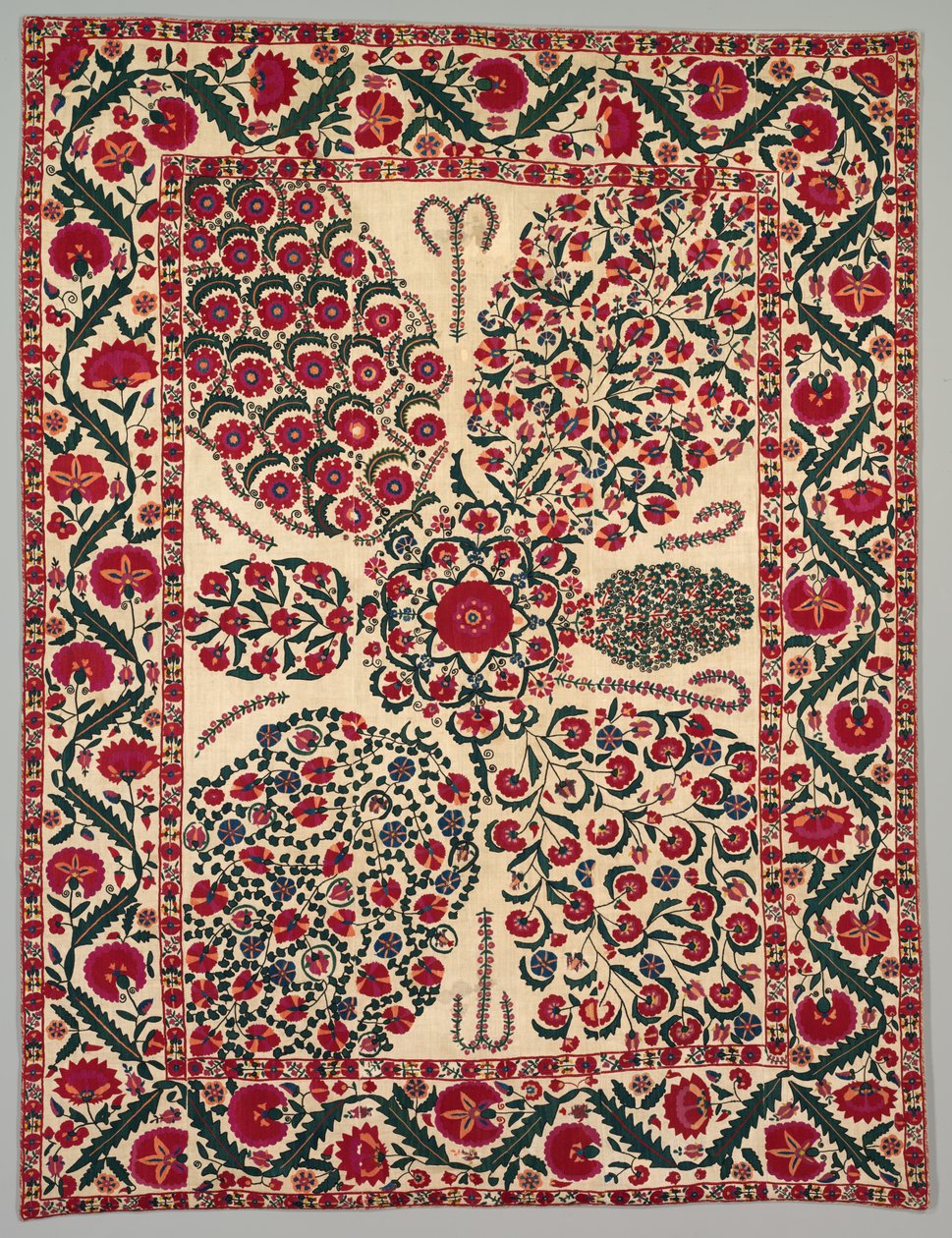 سوزاني مع بخاخ زهور 1800-1850. بواسطة غير معروف