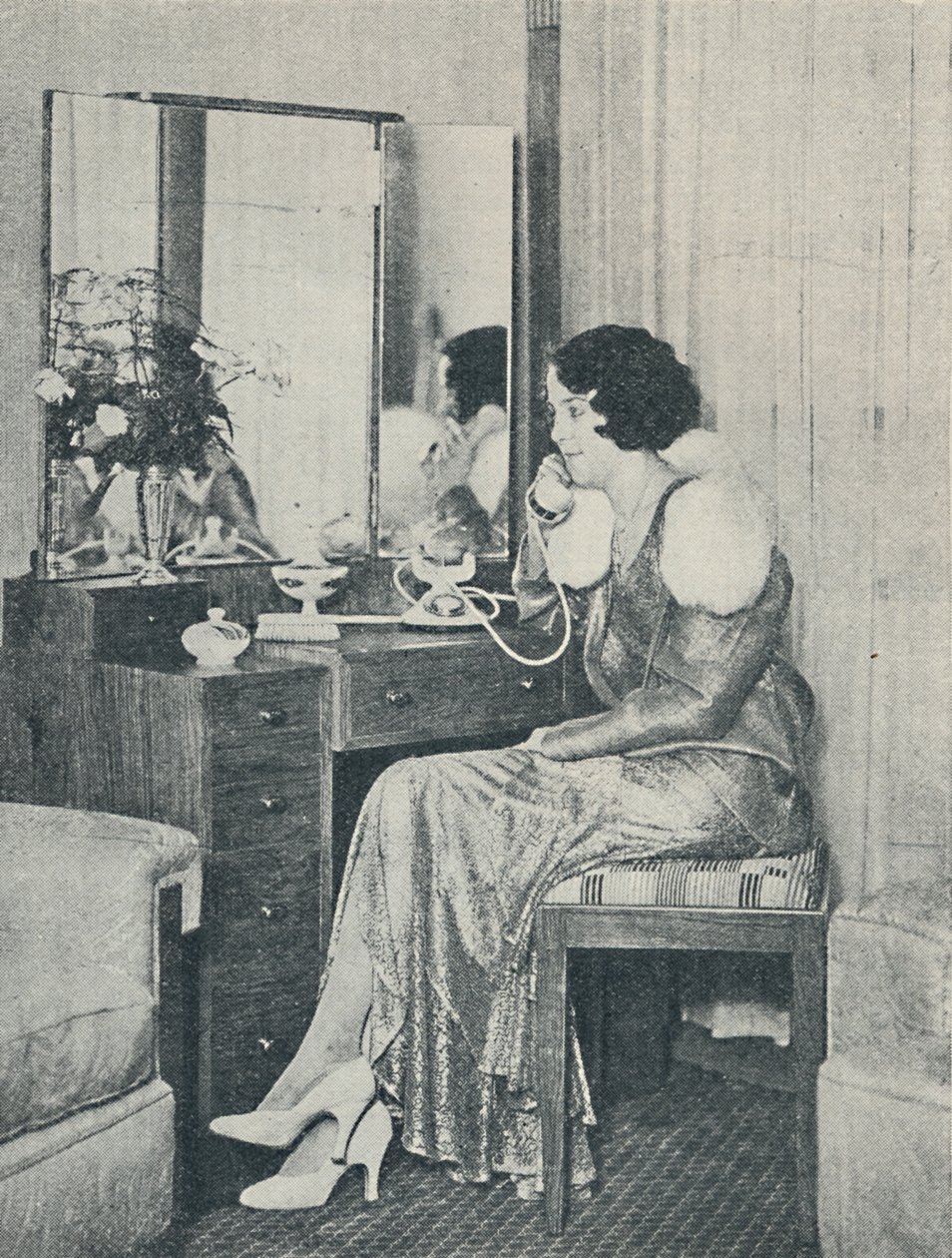 الاتصال بالهاتف إلى الشاطئ من منتصف المحيط ، 1936 بواسطة غير معروف