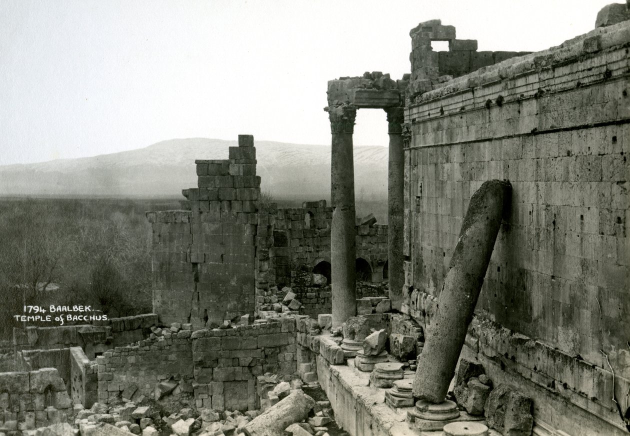 معبد باخوس ، بعلبك ، لبنان ، c1920s-c1930s بواسطة غير معروف