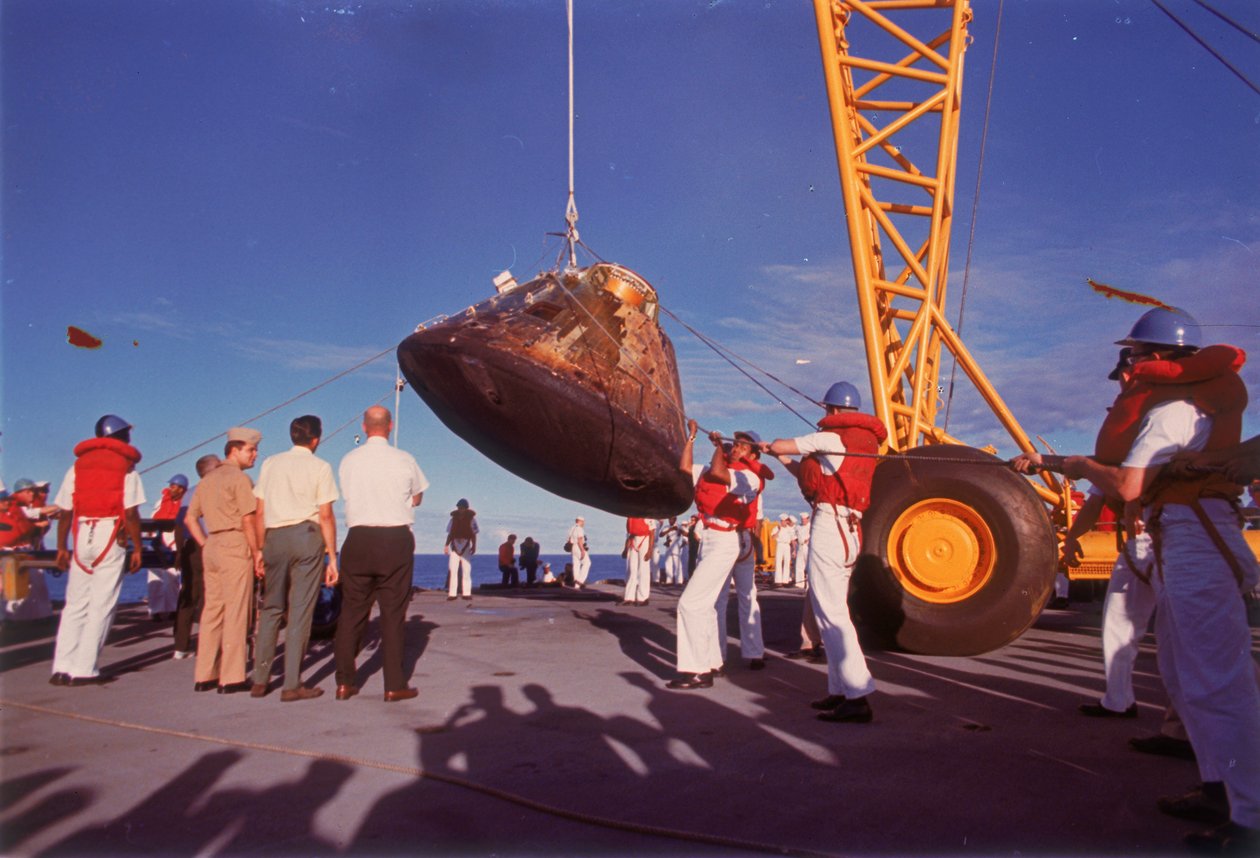 كبسولة Apollo 10 Command Module ، 26 مايو 1969 بواسطة غير معروف