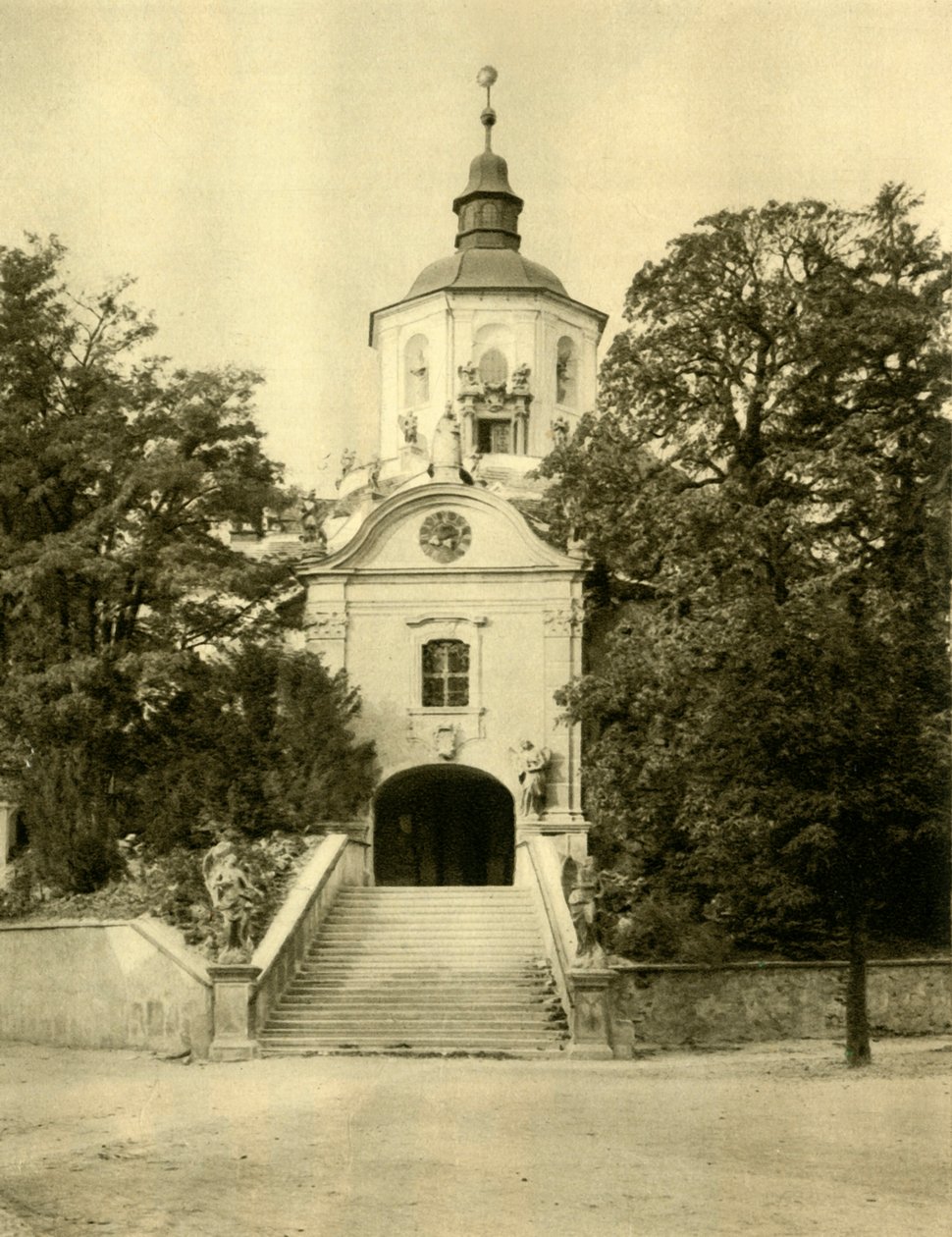 The Bergkirche ، آيزنشتات ، النمسا ، c1935. بواسطة غير معروف