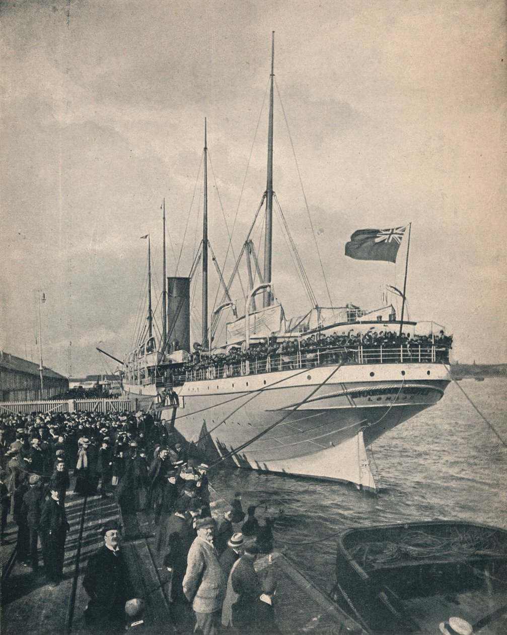 قلعة Braemar قبالة الرأس ، مع القوات ، c1900. بواسطة غير معروف