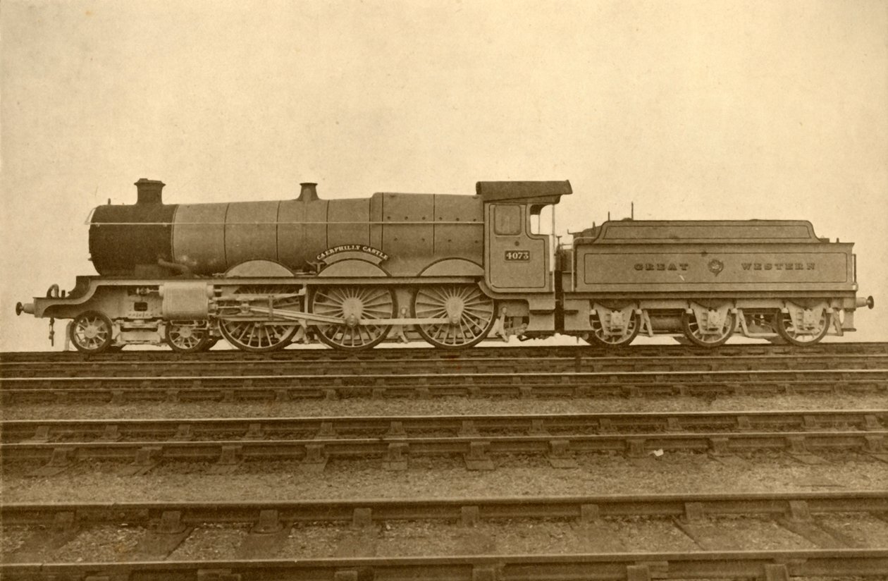 قلعة كارفيلي 4-6-0 ، سكة الحديد الغربية الكبرى ، 1930. بواسطة غير معروف
