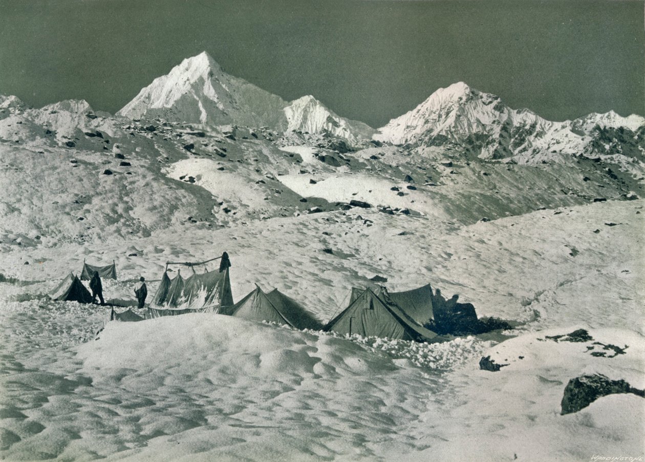 المعسكر أدناه Jongsong La ، c1903 بواسطة غير معروف