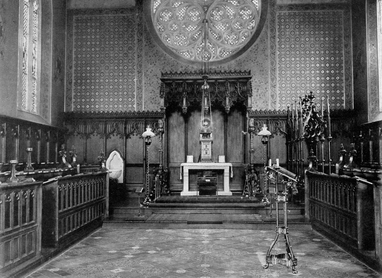 The Chancel ، الكنيسة الرسولية الكاثوليكية ، ألبوري بارك ، ساري ، 1904 بواسطة غير معروف