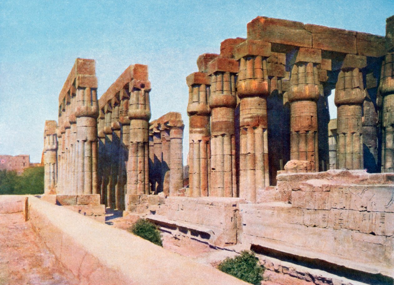 رواق أمنحتب الثالث ، معبد الأقصر ، مصر ، القرن العشرين بواسطة غير معروف