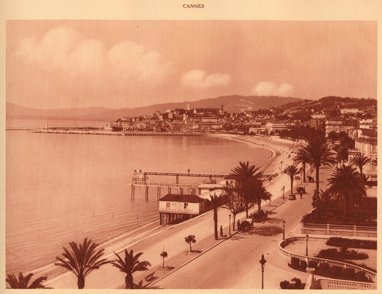 The Croisette and Mont Chevalier ، كان ، 1930. بواسطة غير معروف