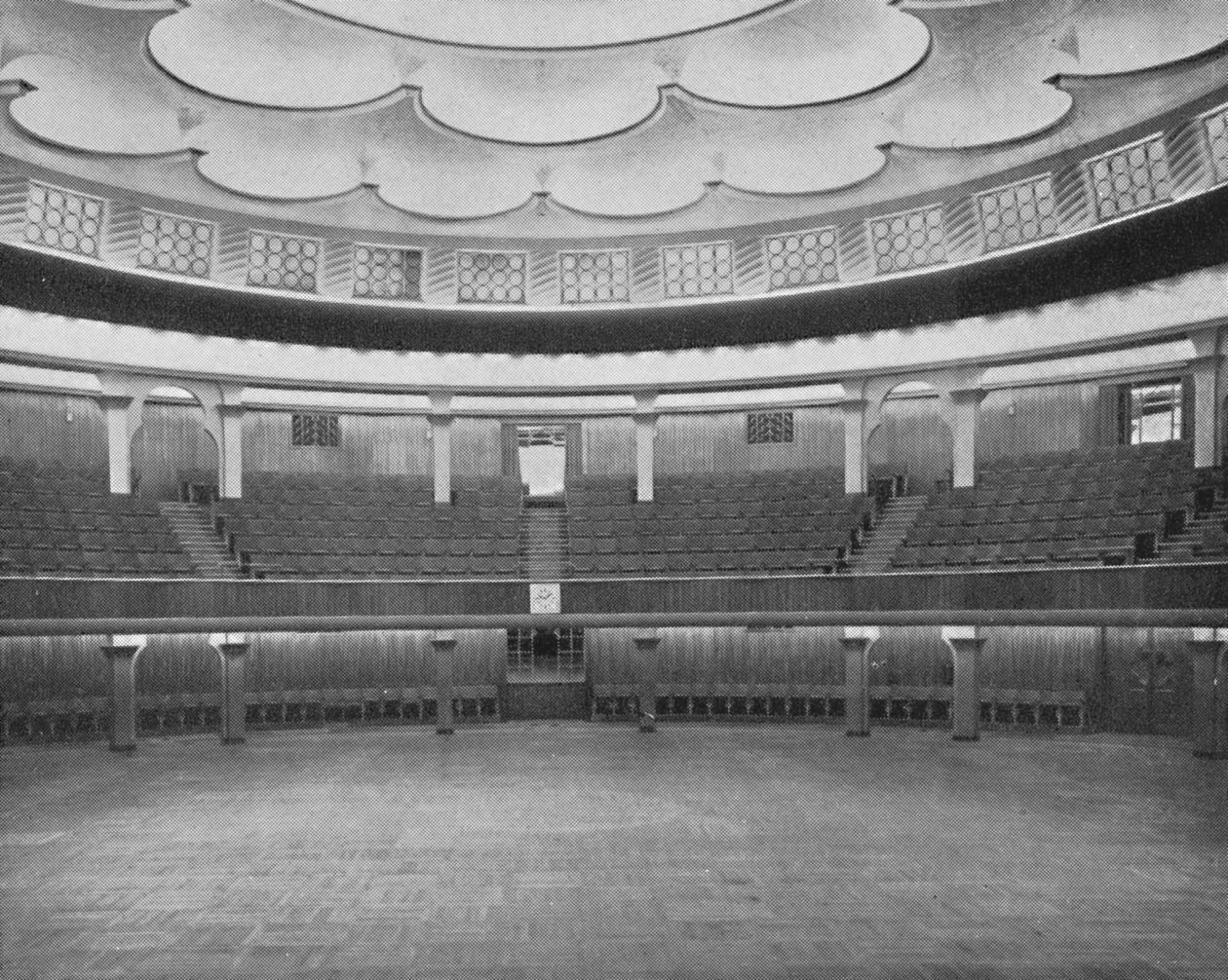 القبة: النظر من المنصة ، 1939 بواسطة غير معروف