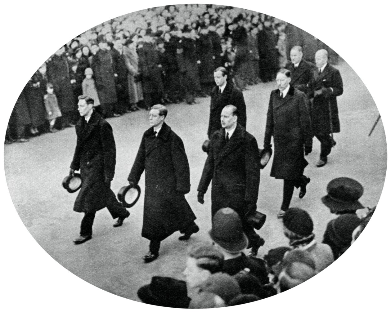 دوق يورك وإخوته في موكب جنازة الملك جورج فس ، 1936 ، 1937 بواسطة غير معروف