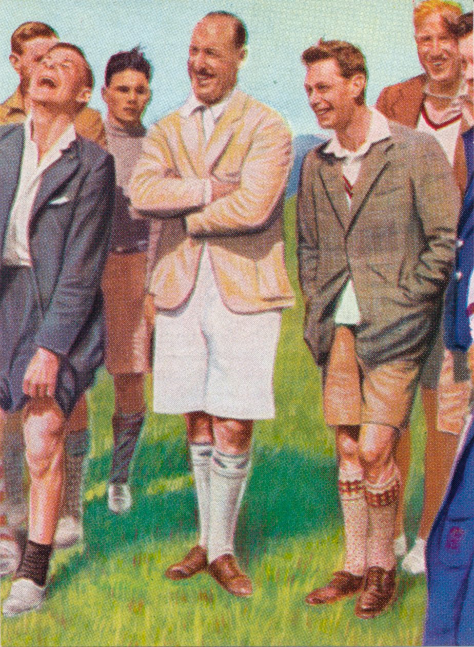 دوق يورك في وقت لاحق جورج السادس في مخيم دوق يورك بنين ، 1932. 1936 بواسطة غير معروف