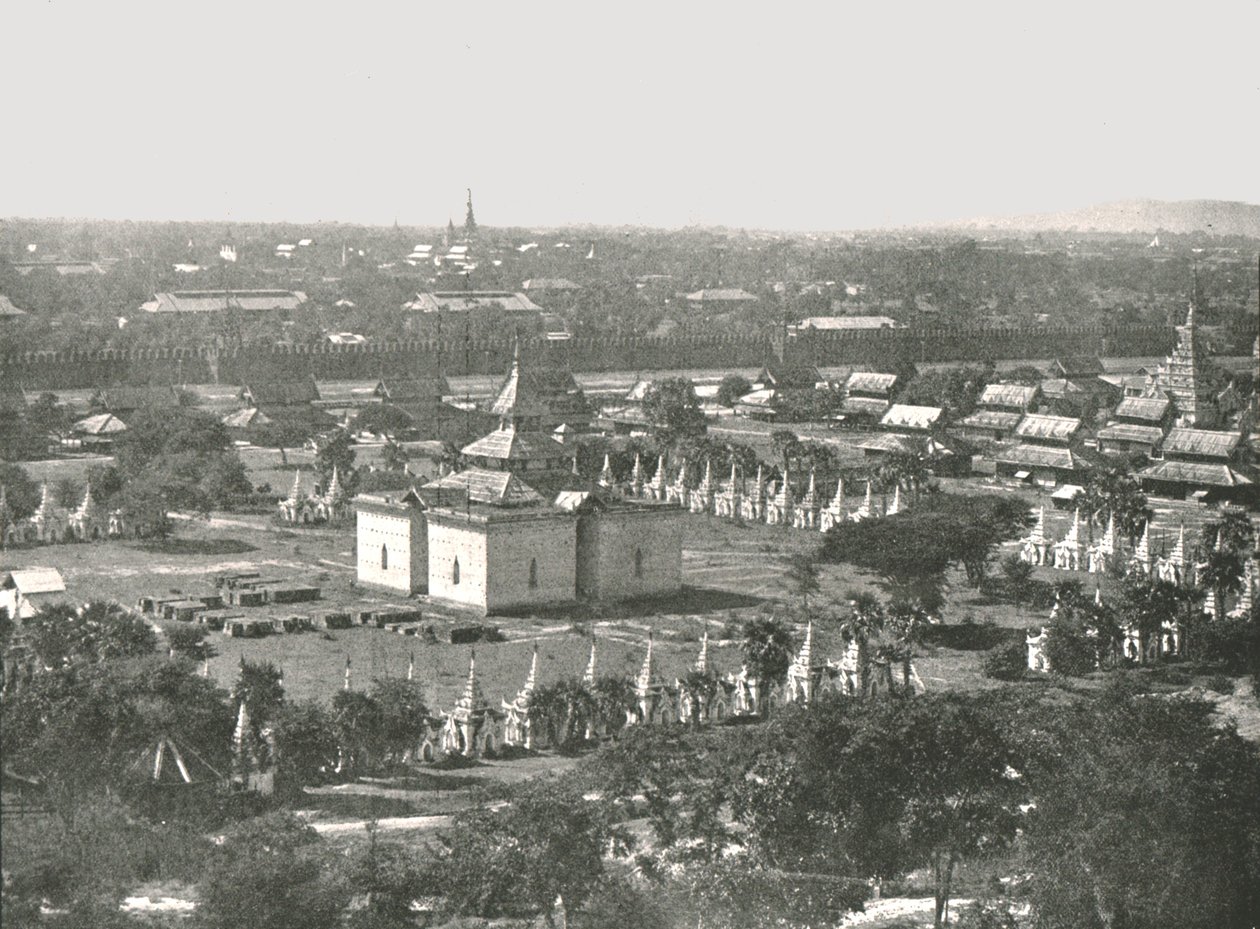 المعابد أربعمائة وخمسون ، ماندالاي ، بورما ، 1895. بواسطة غير معروف