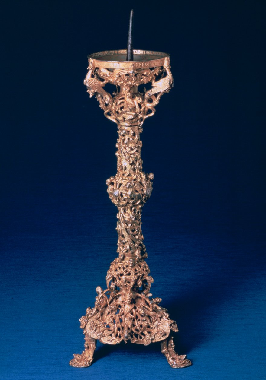 The Gloucester Candlestick ، معدن جرس ذهبي ، الإنجليزية ، القرن الثاني عشر بواسطة غير معروف