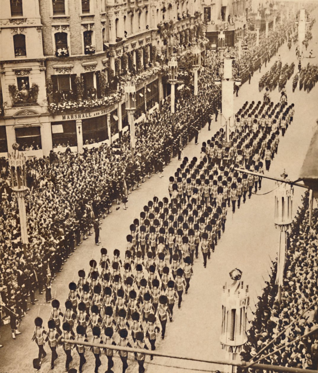 الحراس في شارع أكسفورد ، 12 مايو 1937 بواسطة غير معروف