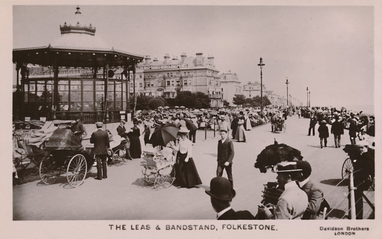 The Leas & Bandstand ، فولكستون ، أواخر القرن التاسع عشر وأوائل القرن العشرين بواسطة غير معروف