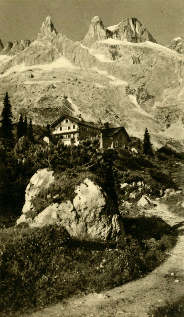 Lindauer Hütte عند سفح Drei Türme ، النمسا ، c1935. بواسطة غير معروف