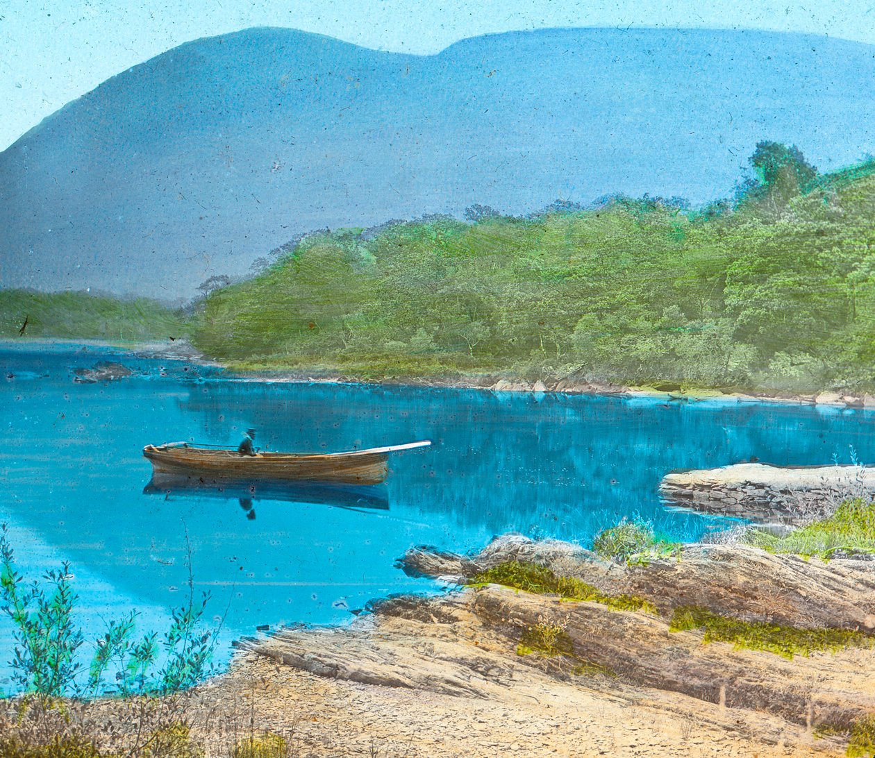 البحيرة الوسطى ، من جزيرة دينيس ، كيلارني ، c1910 بواسطة غير معروف