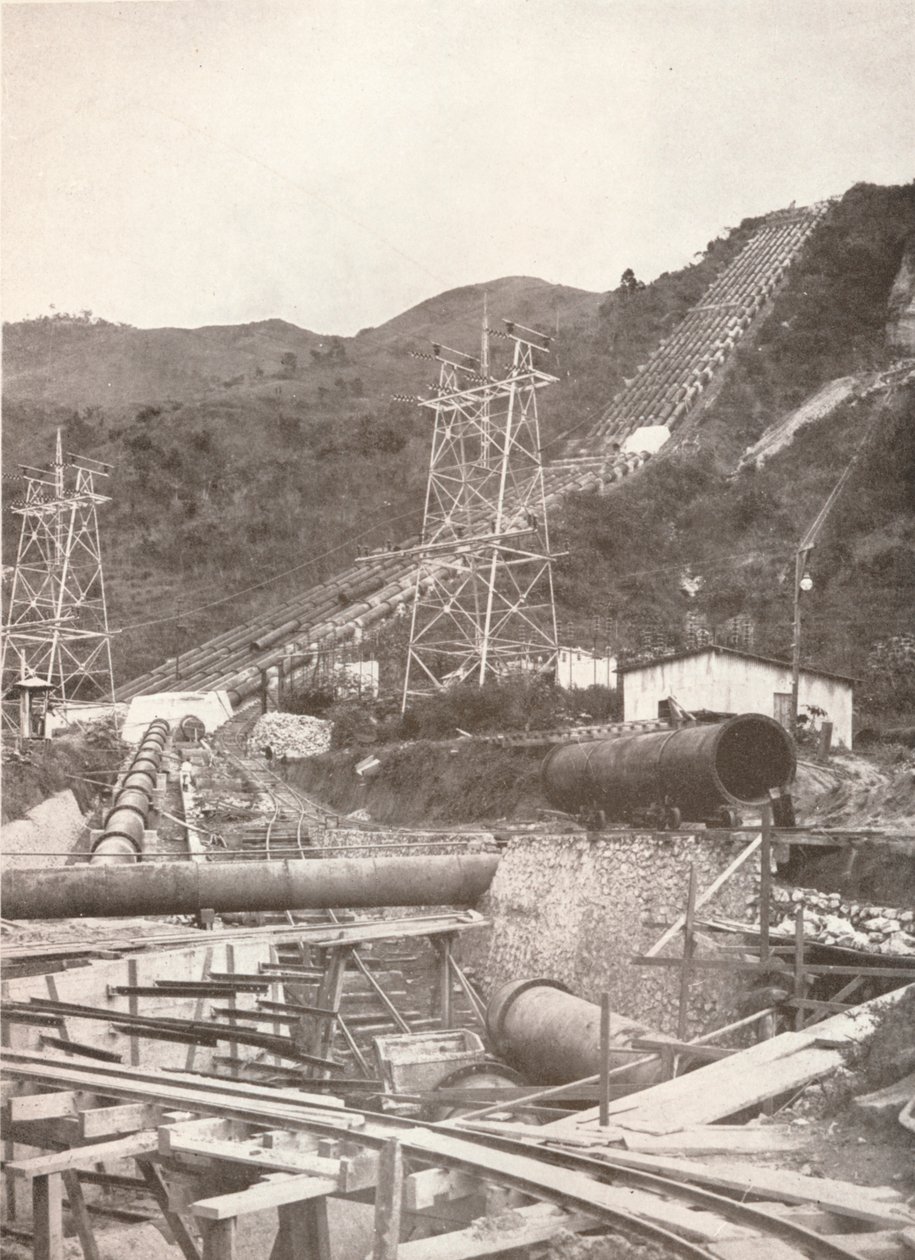 الأنابيب في Riberao das Lages: Rio Light and Power Works ، 1914 بواسطة غير معروف