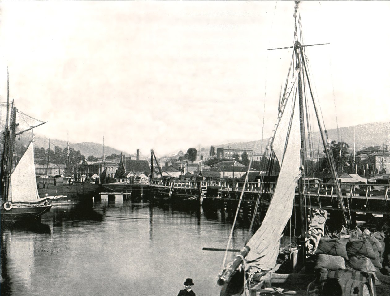 ميناء هوبارت ، تسمانيا ، أستراليا ، 1895. بواسطة غير معروف