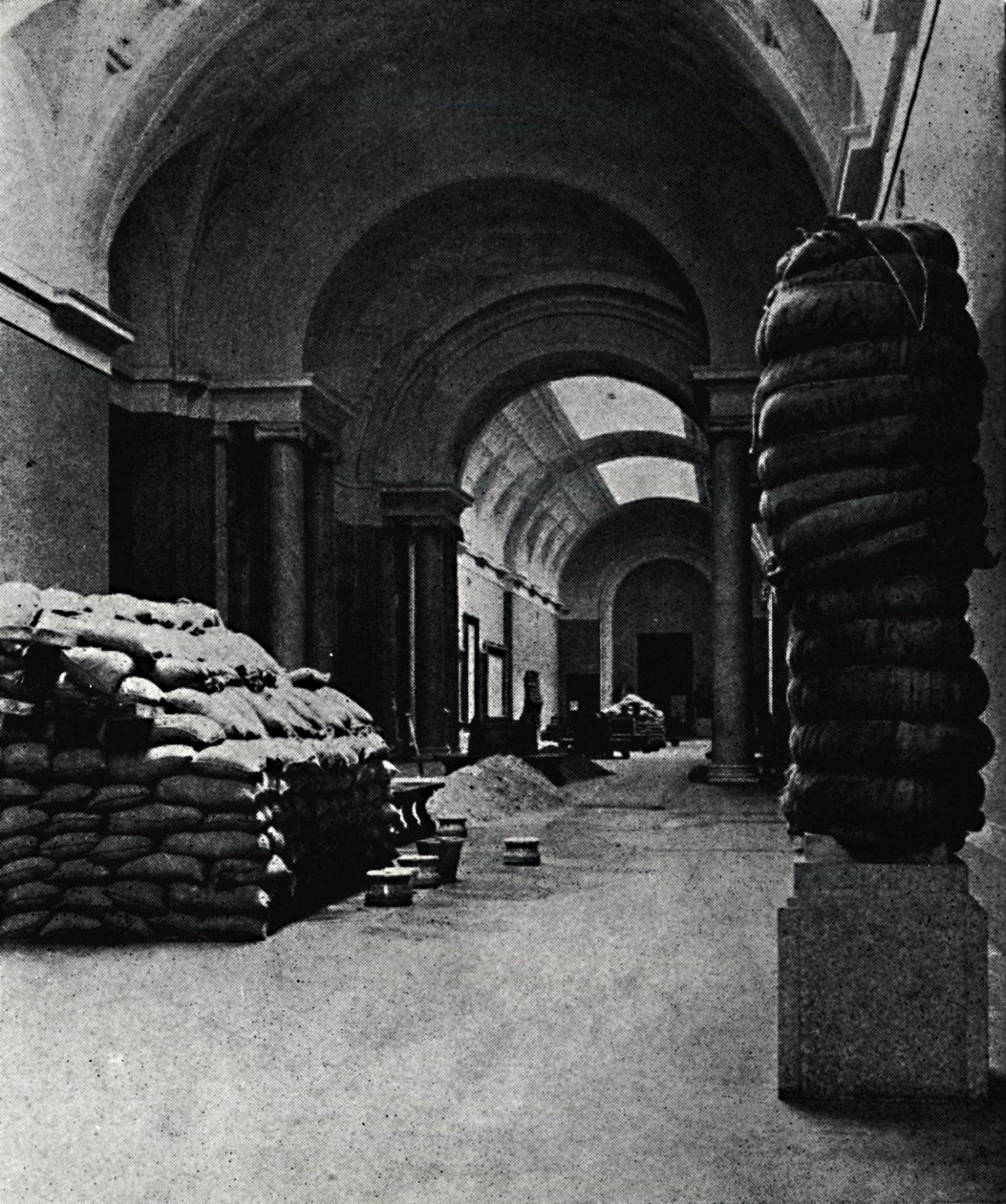 متحف برادو 1937 بواسطة غير معروف