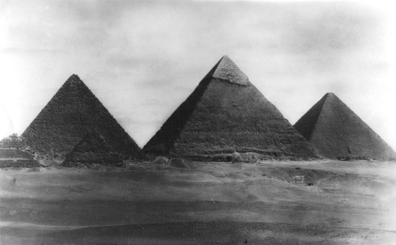 الأهرامات بالجيزة ، مصر ، 1949 بواسطة غير معروف
