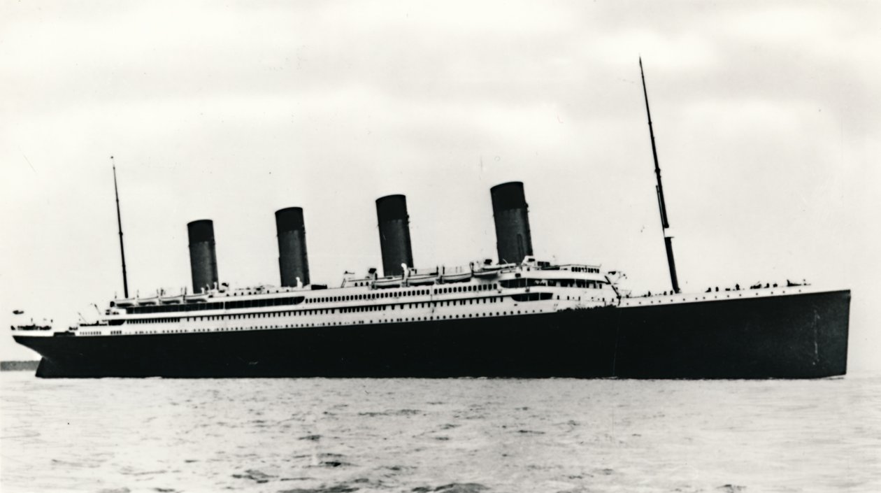 ال RMS Titanic يغادر ساوثامبتون ، 10 أبريل 1912. بواسطة غير معروف