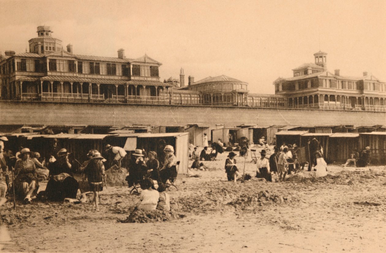 The Royal Residence and the Esplanade، c1928 بواسطة غير معروف