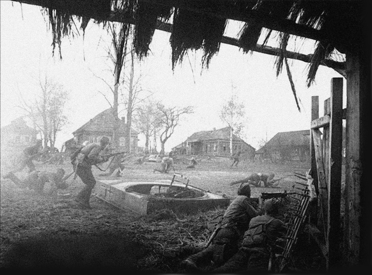 الهجمات المضادة للجيش السوفيتي. أواخر أكتوبر 1941. تاروتينو ، منطقة كالوغا بواسطة غير معروف
