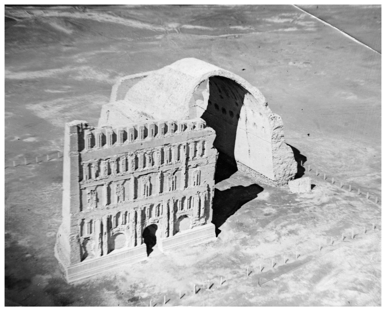 طق كسرة من الجو ، قطسيفون ، العراق ، 1926 بواسطة غير معروف