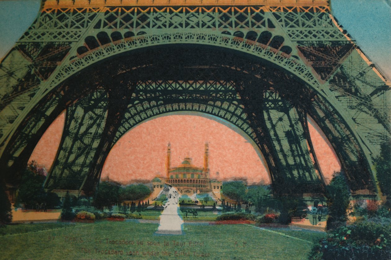 Trocadéro ينظر إليه تحت برج إيفل ، باريس ، c1920 بواسطة غير معروف