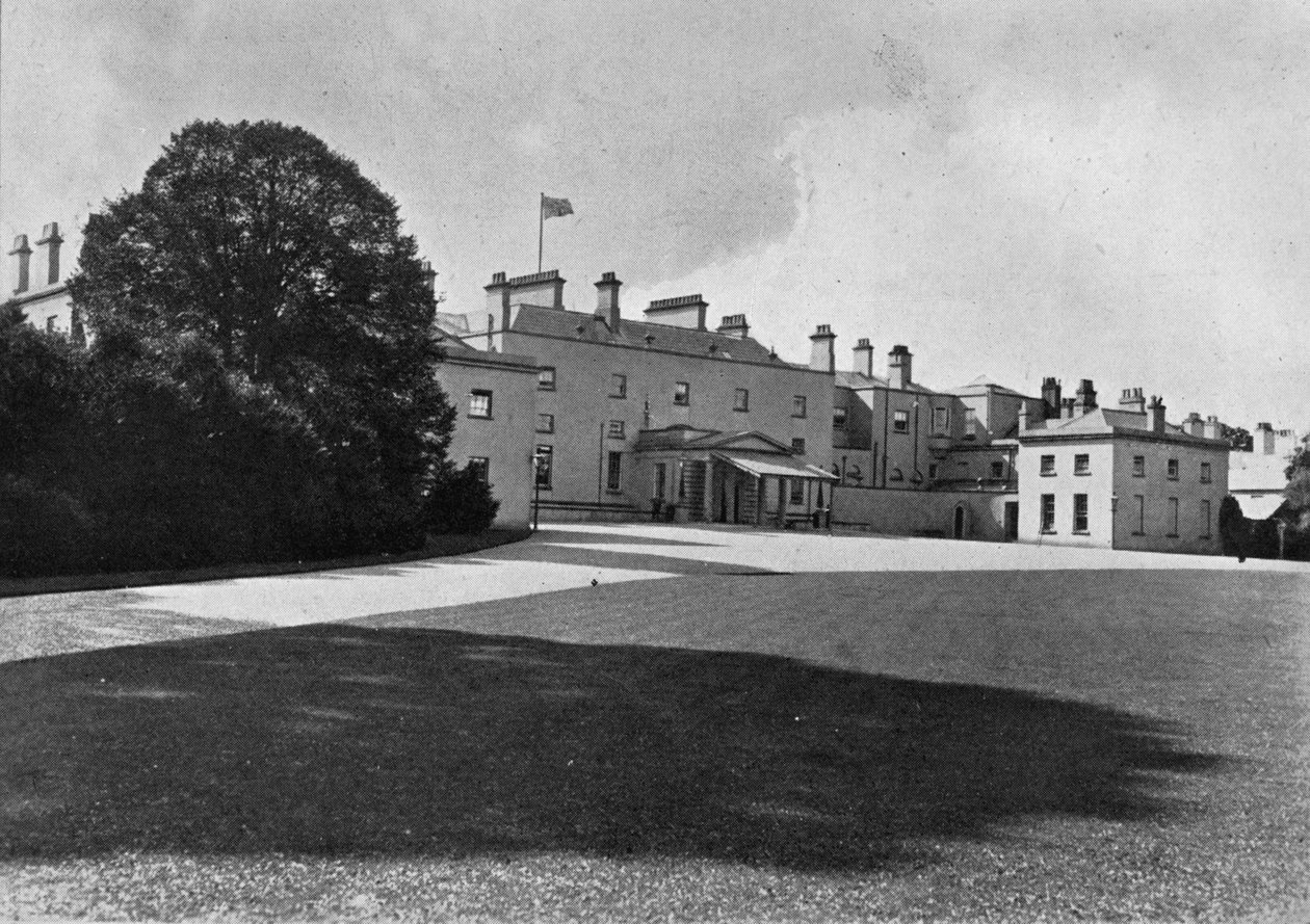 The Vice-Regal Lodge ، دبلن ، 1945 بواسطة غير معروف
