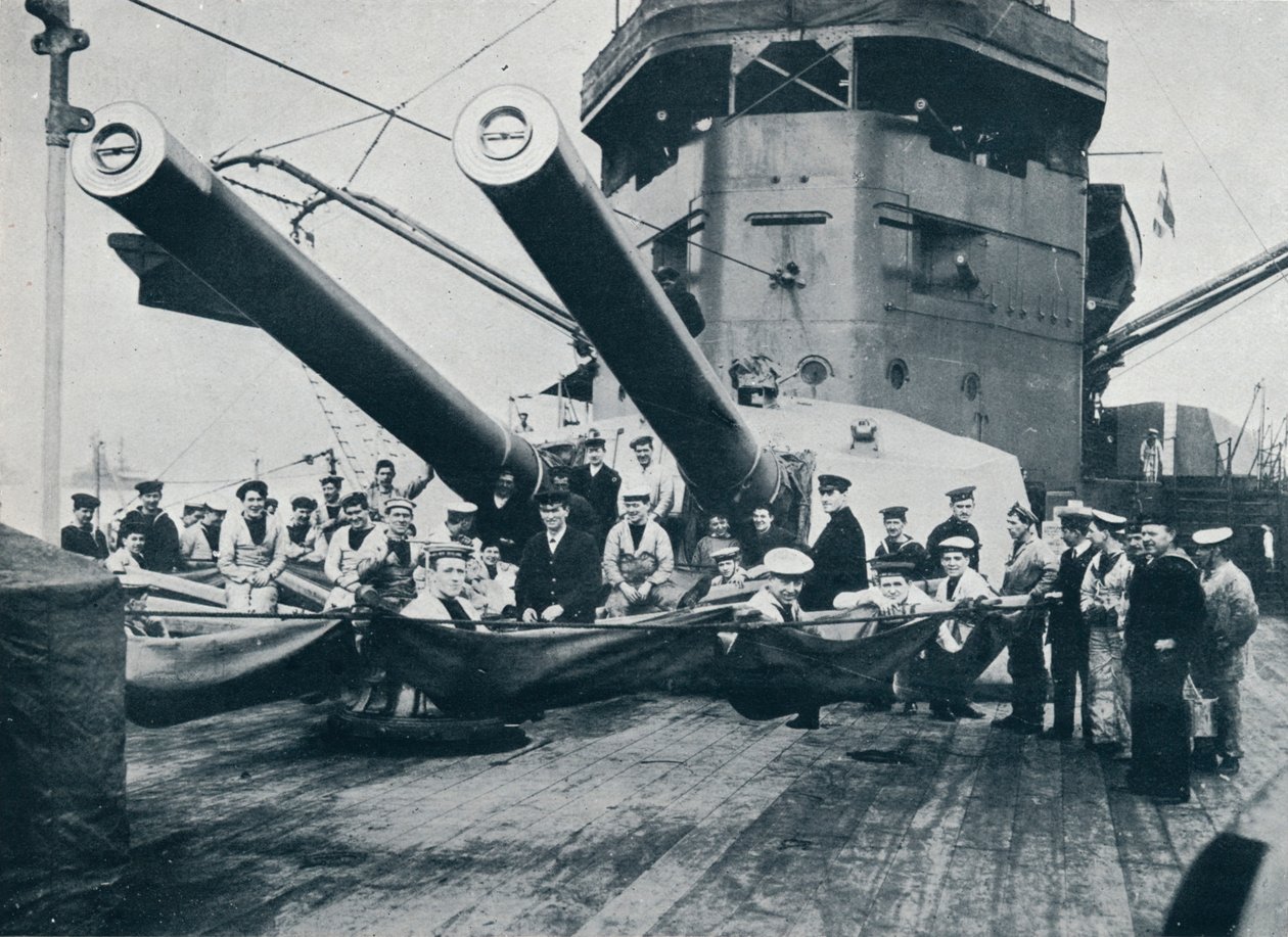 المدافع الكبيرة من HMS New Zealand ، c1914 بواسطة غير معروف
