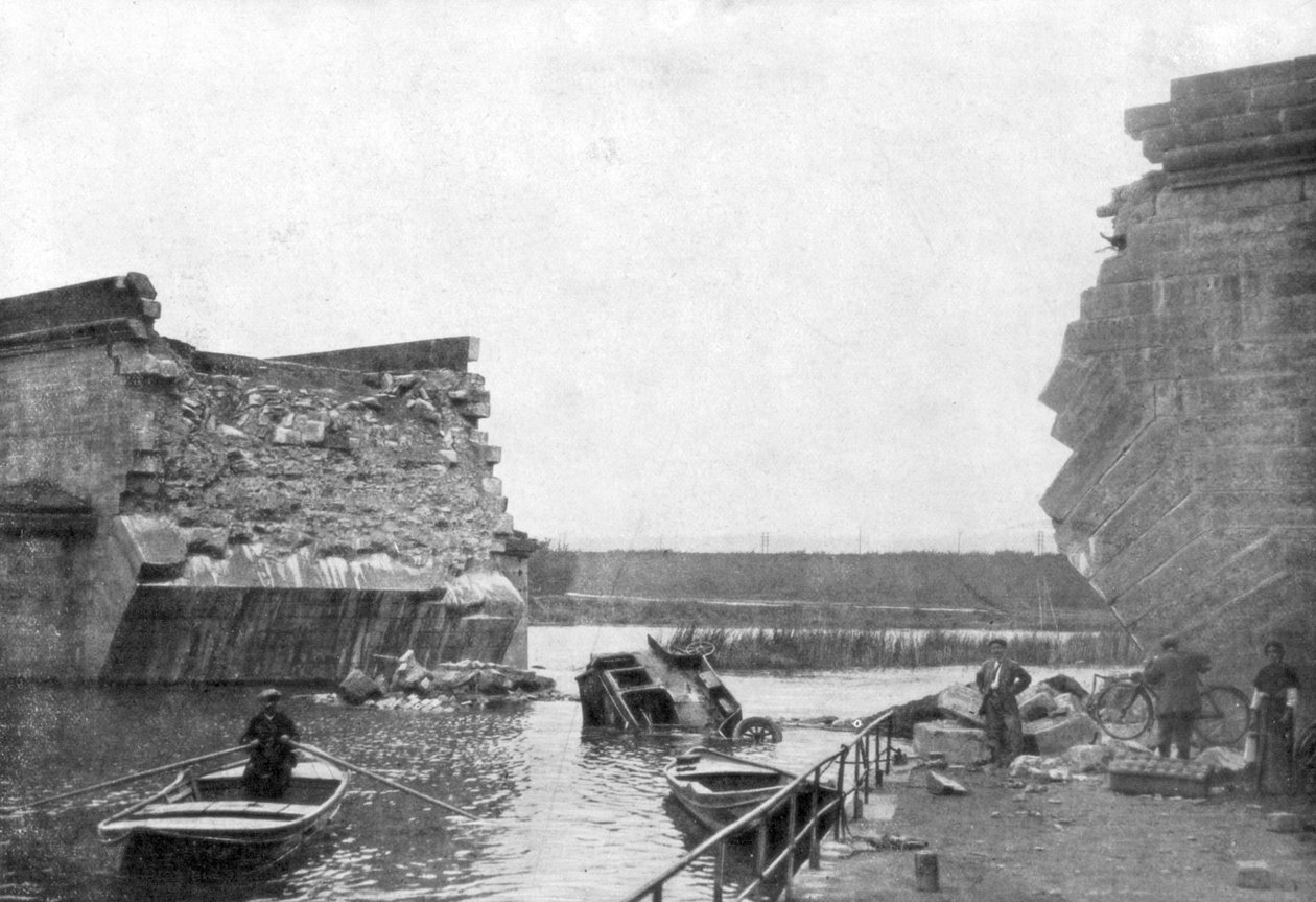 الجسر في تريلبورت ، معركة المارن الأولى ، فرنسا ، 5-12 سبتمبر 1914 بواسطة غير معروف