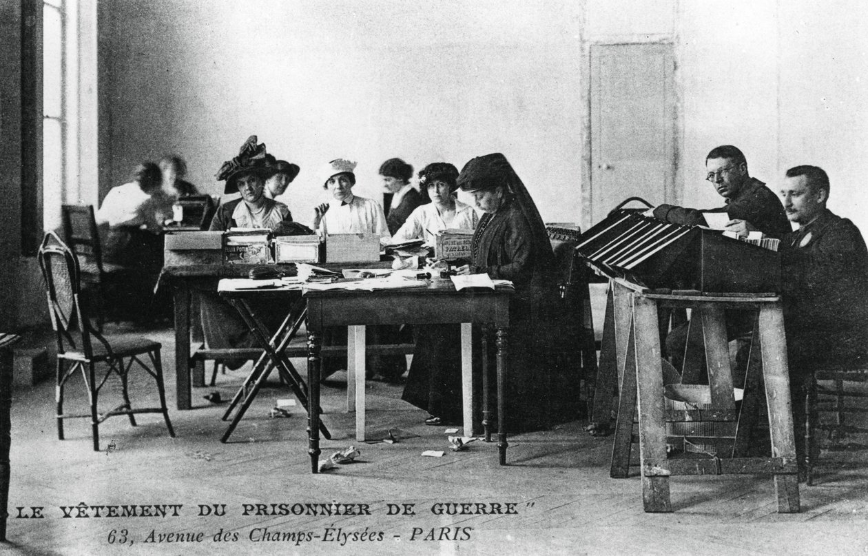 لباس أسير الحرب ، الشانزليزيه ، باريس ، الحرب العالمية الأولى ، 1914-1918 بواسطة غير معروف