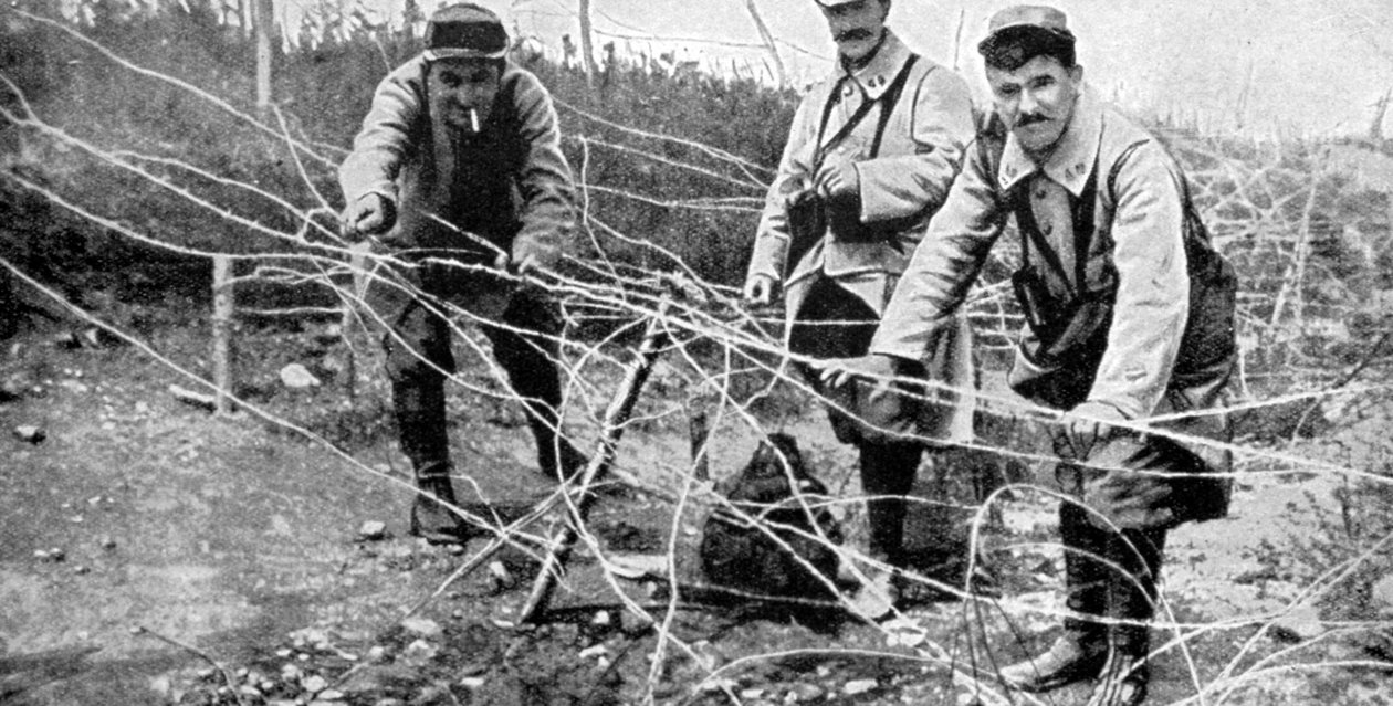 دفاعات كارينسي ، فرنسا ، 1915 بواسطة غير معروف